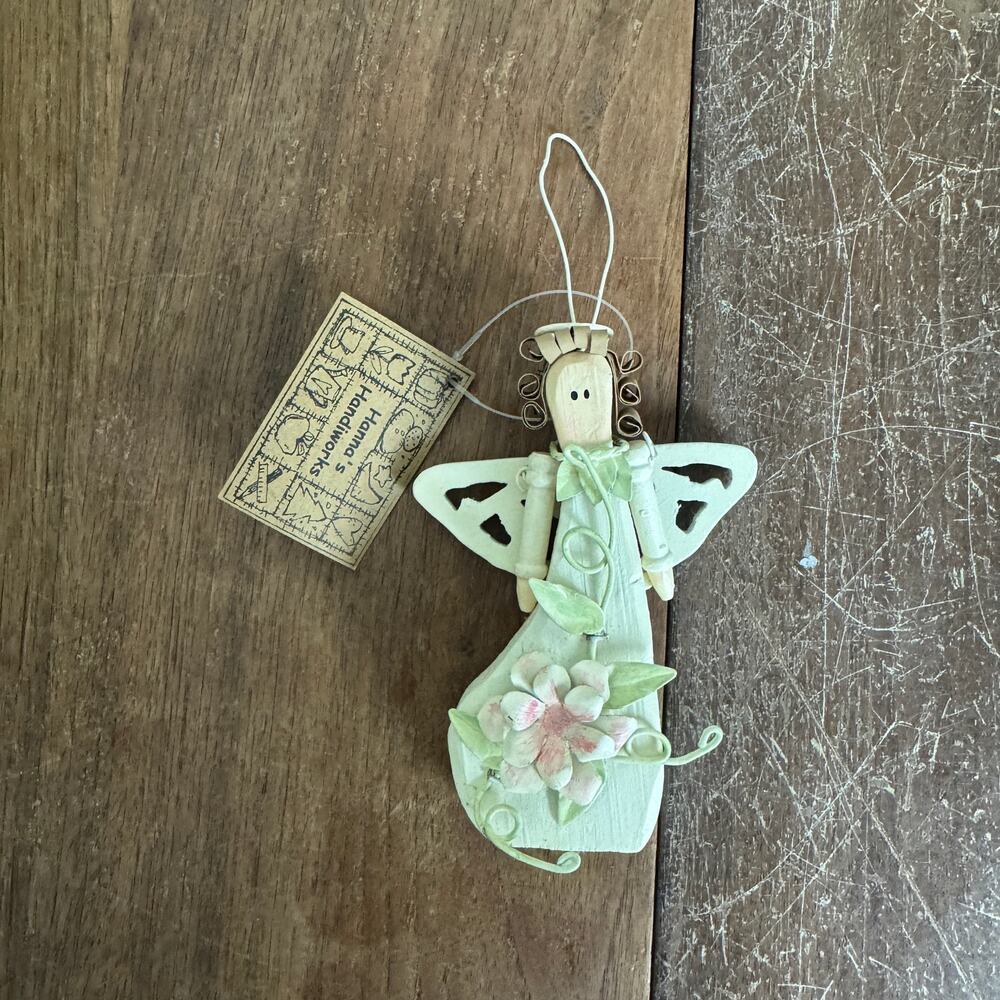 Hanna's handiworks Rustic Wood and‎ Metal Angel Ornament
